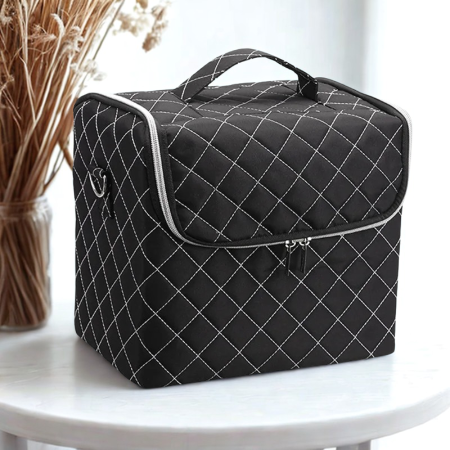 mallette à maquillage noir matelassé carreaux blancs