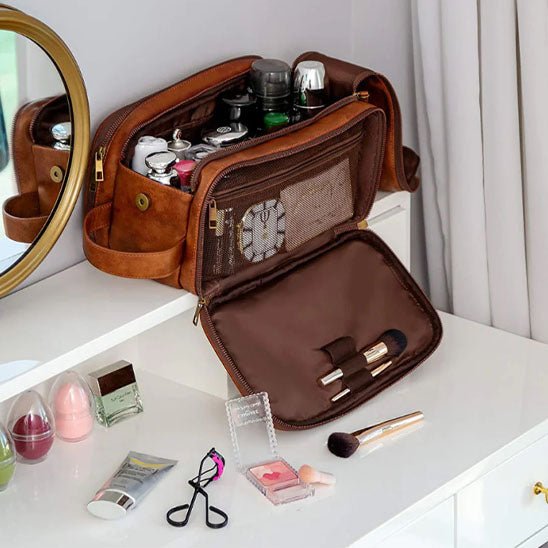 Trousse de toilette Cuir PU style chic marron avec compartiments - La trousse Beauté