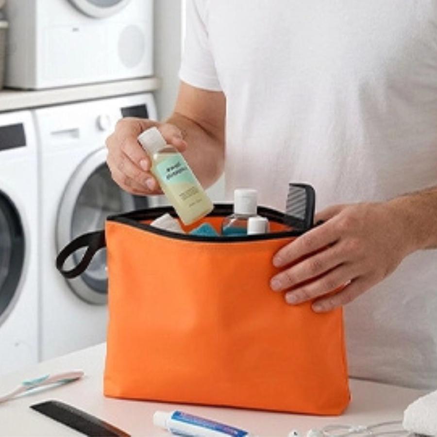 trousse de voyage orange