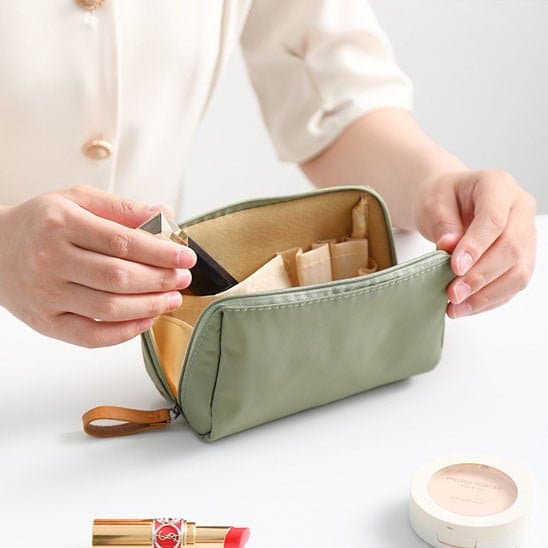 Trousse maquillage vert compact
