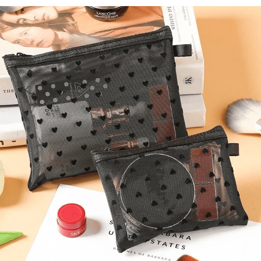 Trousses de maquillage avec coeur décoratif