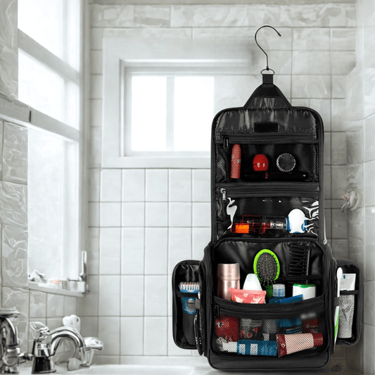 La trousse de toilette avec crochet à suspendre