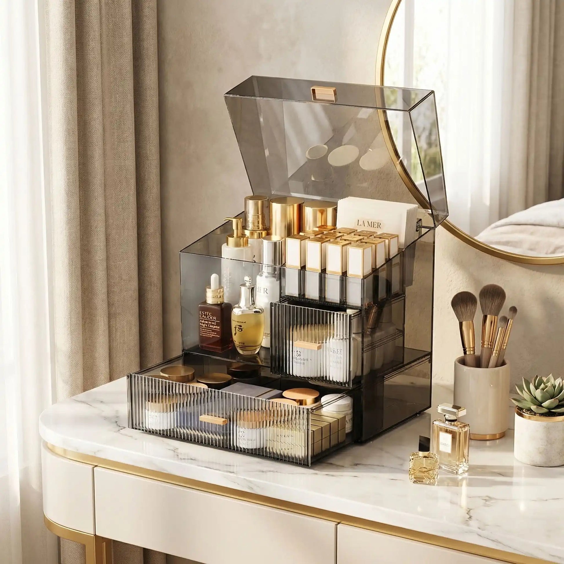 boite rangement maquillage transparent noir en plastique avec produits