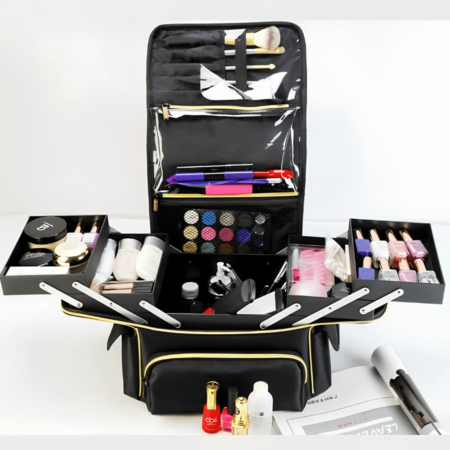 mlette de maquillage avec produits intérieur