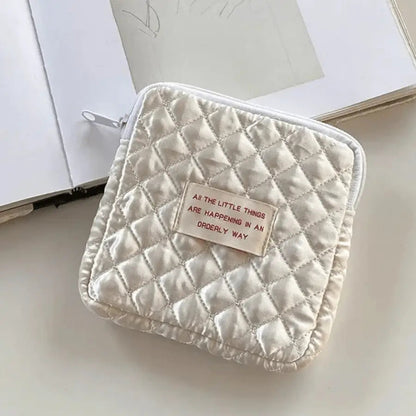 petite trousse maquillage blanche satinée
