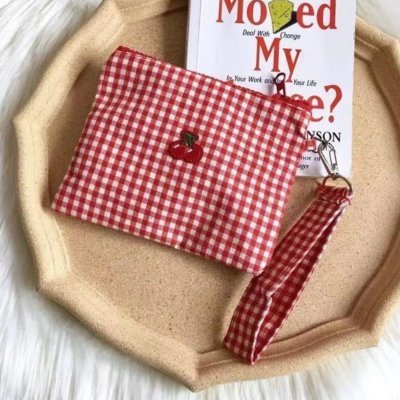 pochette de  maquillage rouge