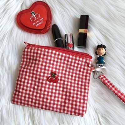 pochette de maquillage rouge à carreau