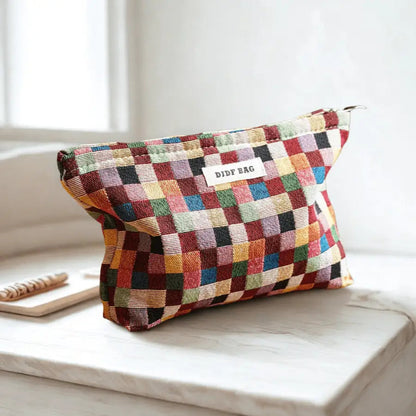 pochette maquillage sur vanité