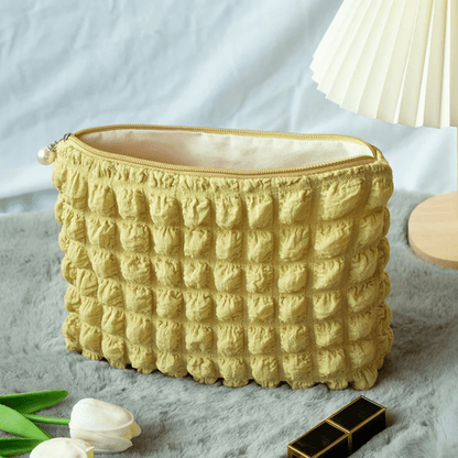 pochette pour maquillage moutarde gaufrée