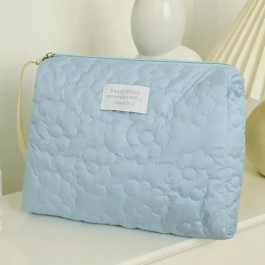 pochette pour  maquillage bleu en polyester