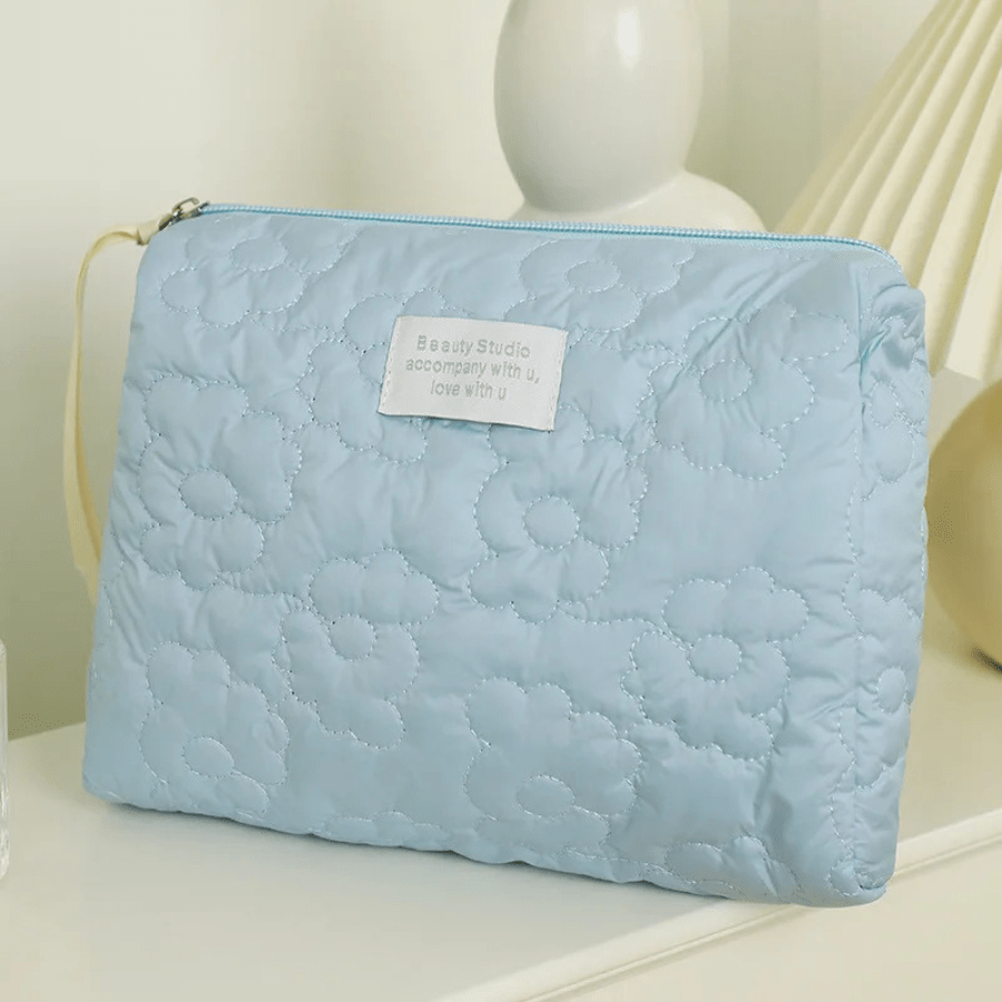 pochette pour  maquillage bleu en polyester