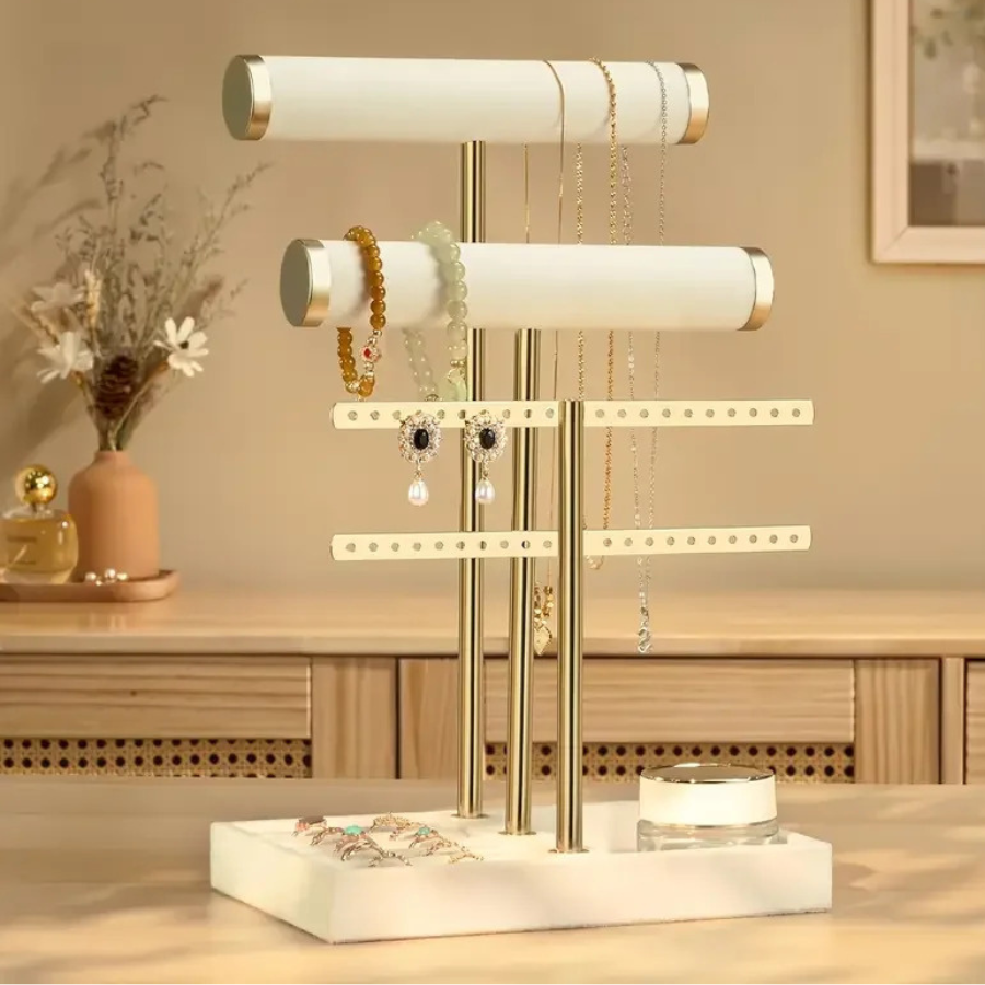 porte bijoux blanc et or en velours 
