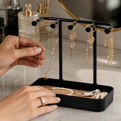 Porte bijoux noir