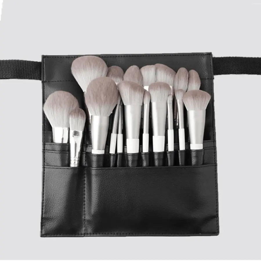 porte pinceau maquillage petite en cuir noir