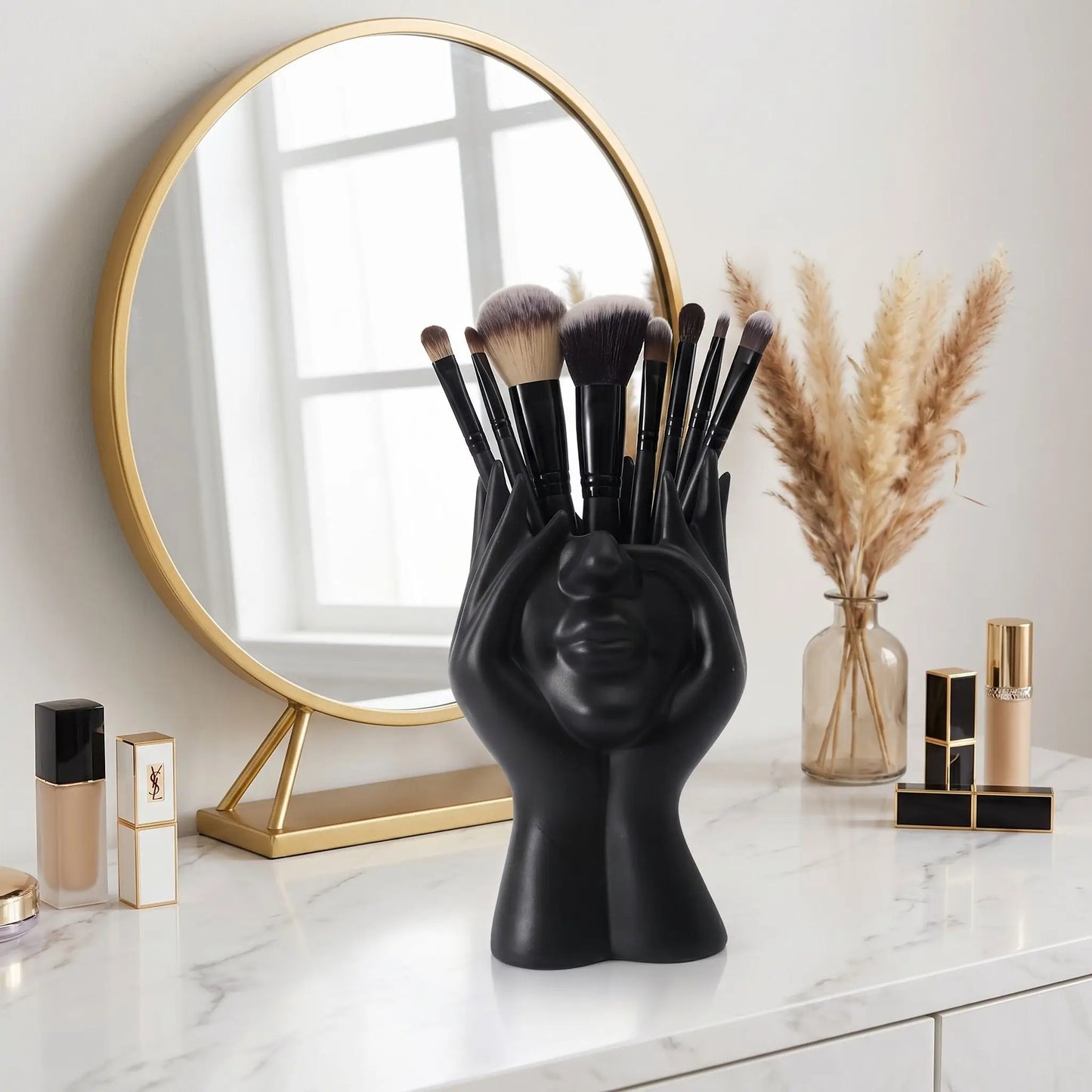 pot à  pinceaux maquillage noir en plastique