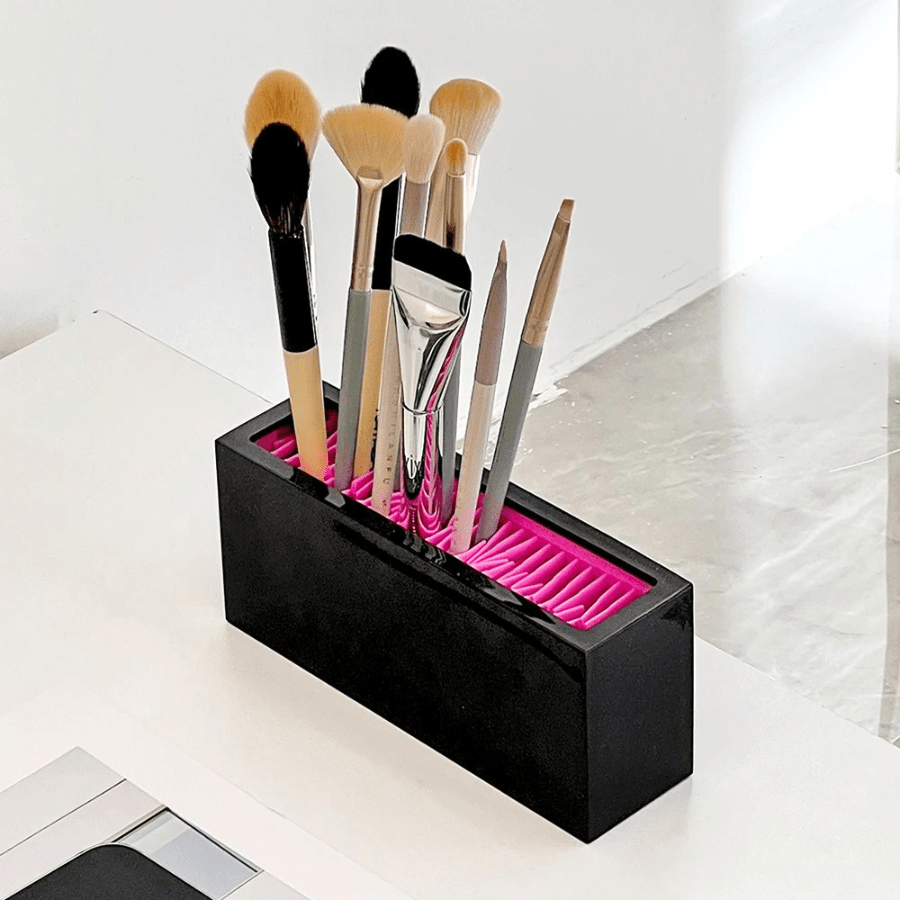 pot pinceaux maquillage noir et rose maintient les pinceaux debout