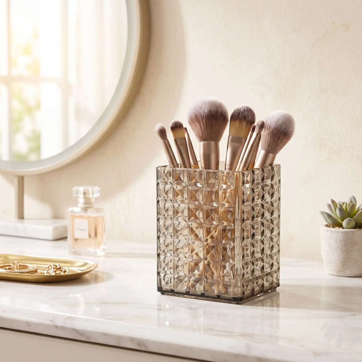 pot pinceaux maquillage carré jaune motif cristal
