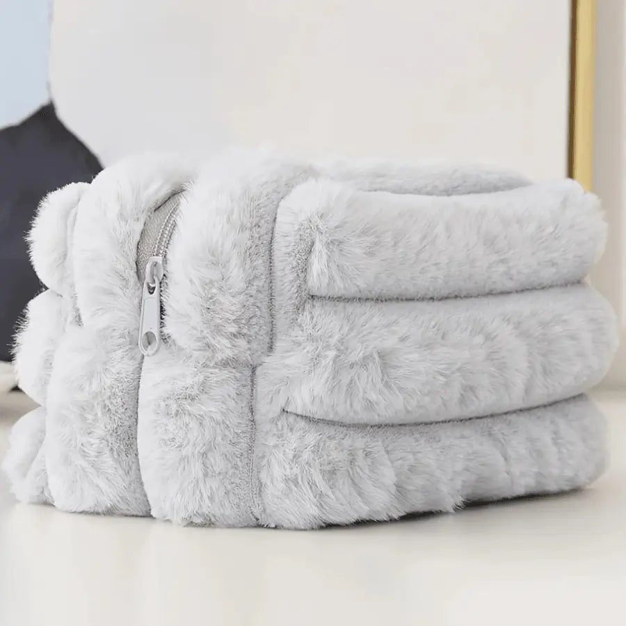 trousse à maquillage gris en peluche douce