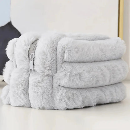 trousse à maquillage gris en peluche douce