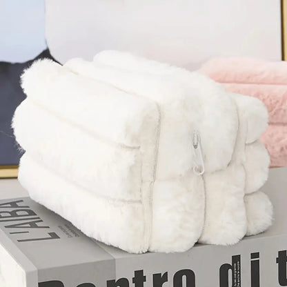 trousse à maquillage blanche en peluche ultra douce