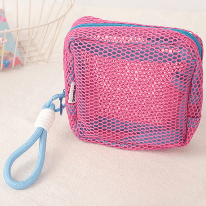 Trousse a maquillage mini rose en maille