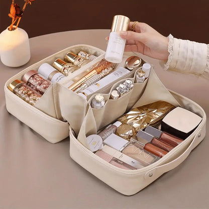 trousse a maquillage beige tendance en cuir