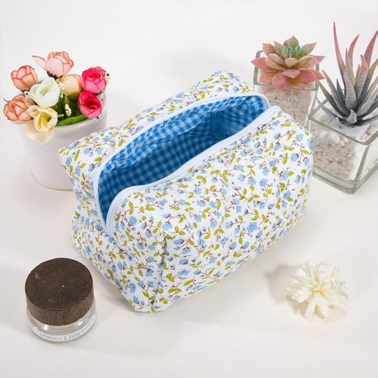 Trousse à maquillage bleu fleurie vintage