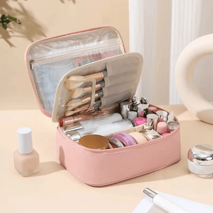 Trousse de maquillage rose en similicuir