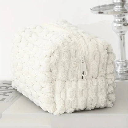 trousse de maquillage blanche en peluche douce