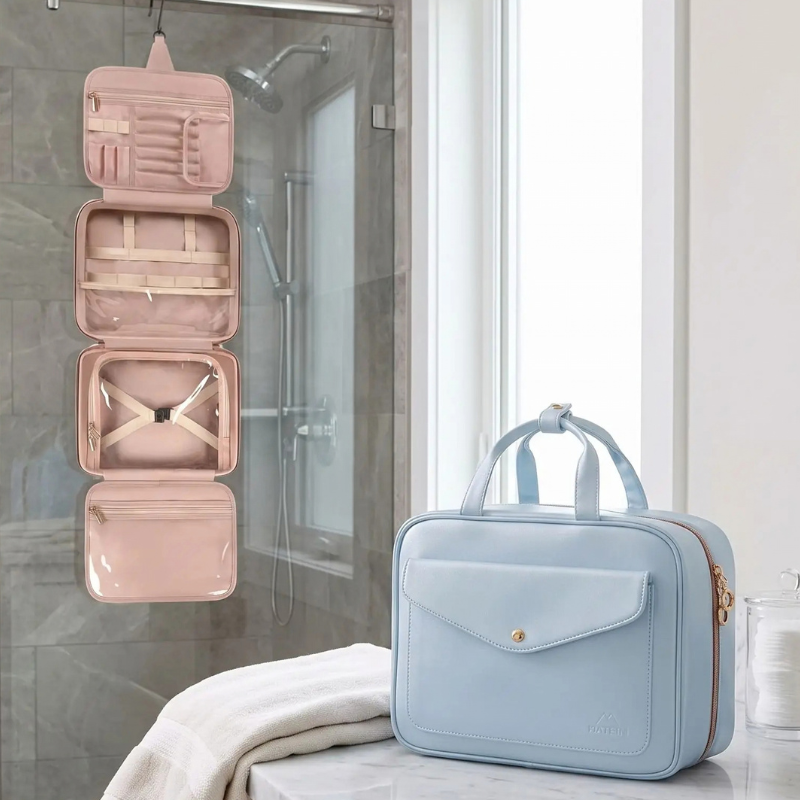 trousse de toilette femme bleu cuir pu accrocher dans la douche
