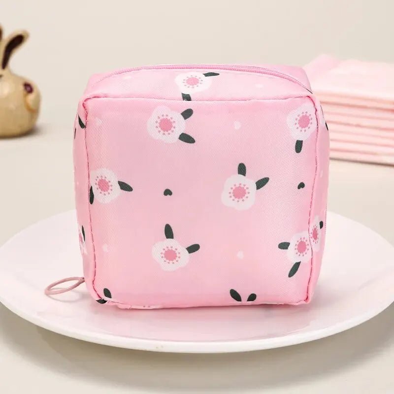 Trousse de toilette  femme Serviettes hygiéniques rose fleuri – La trousse Beauté