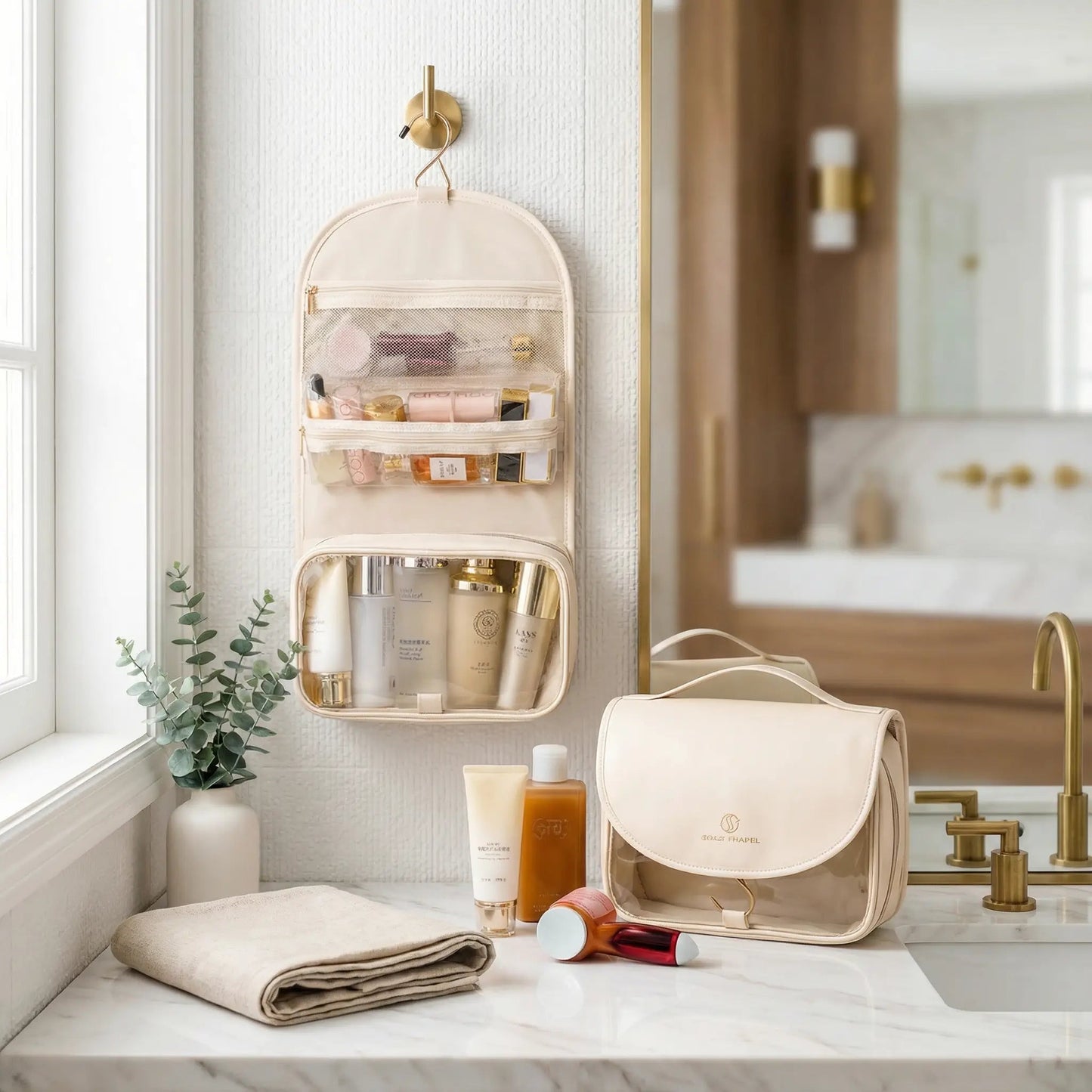 trousse de toilette pour avion suspendue