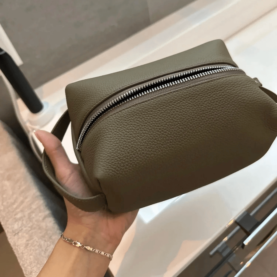 Trousse de toilette pour voyager en cuir carré