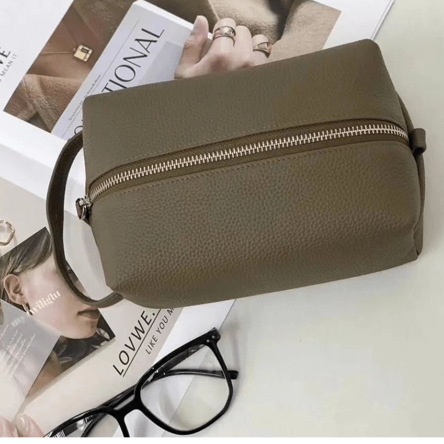 Trousse de toilette pour voyager marron foncé en cuir