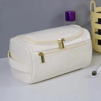 Trousse de Toilette blanche style chic Universelle - La trousse Beauté