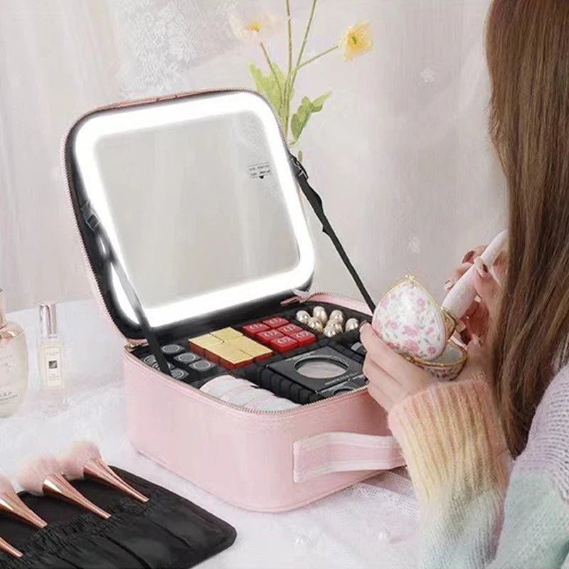 Trousse-Maquillage rose ouverte avec  femme Lumière led- 