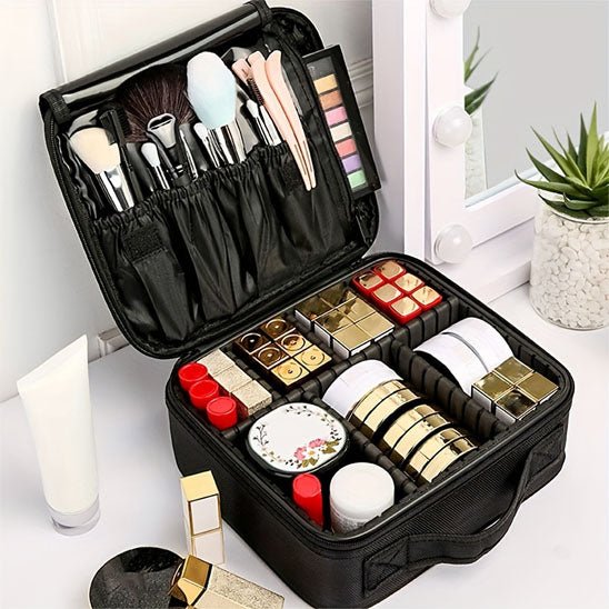 Trousse maquillage ouverte avec maquillage intérieur - La trousse Beauté